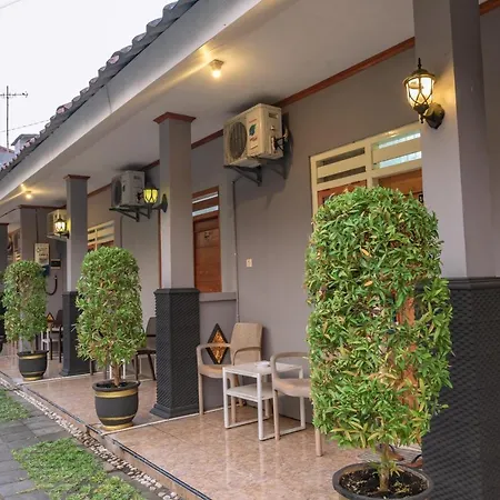 Metro Malioboro Living-2